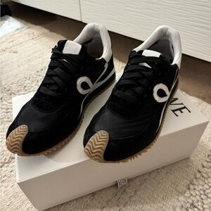 Loewe black white flow runner size 39 men (6) authentic